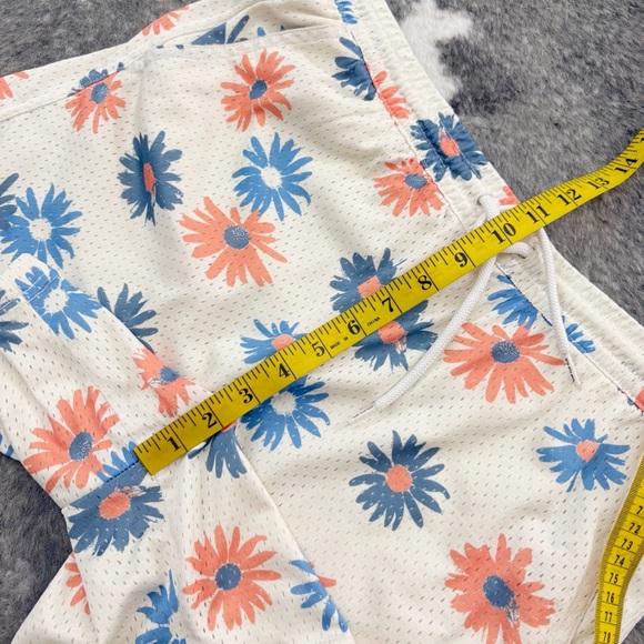 RSQ Mesh Floral Shorts Medium - Picture 11 of 12
